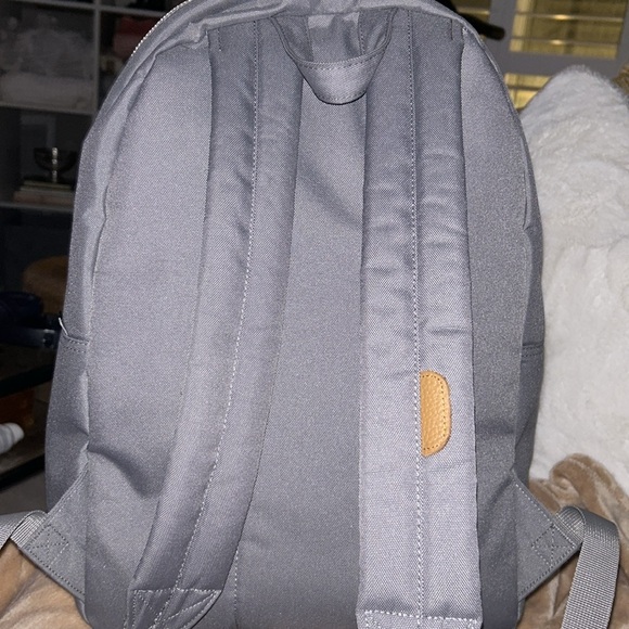 Herschel gently used backpack - great condition - Picture 3 of 3